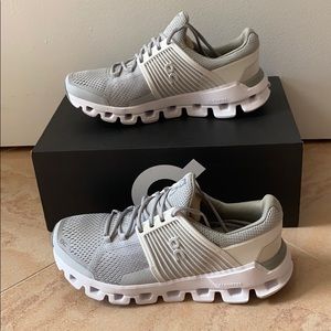ON cloudswift running shoes size 6US